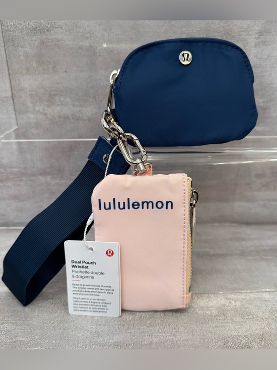 lululemon pouch bag Clippable Card This Lululemon Belt Bag Fits